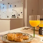 Modern & Chic Studio Paris 17- Perfect Location